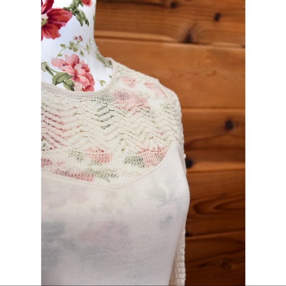 F21 Contemporary Chevron Crochet Lace Top long Sleeve Blouse - Picture 2 of 3